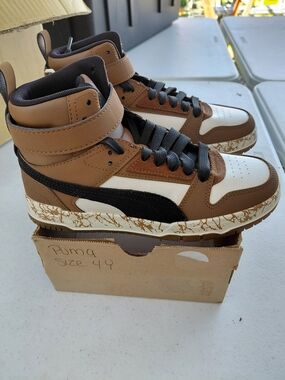 4Y Puma High-Top Sneakers in Brown, White & Black with Crackle Midsole.